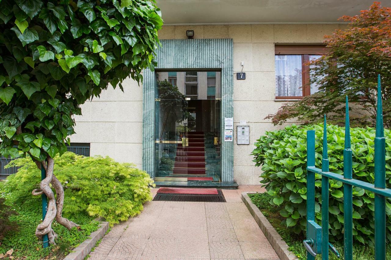 Lorenteggio Studio Apt 米兰 外观 照片