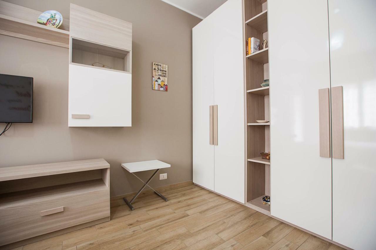 Lorenteggio Studio Apt 米兰 外观 照片