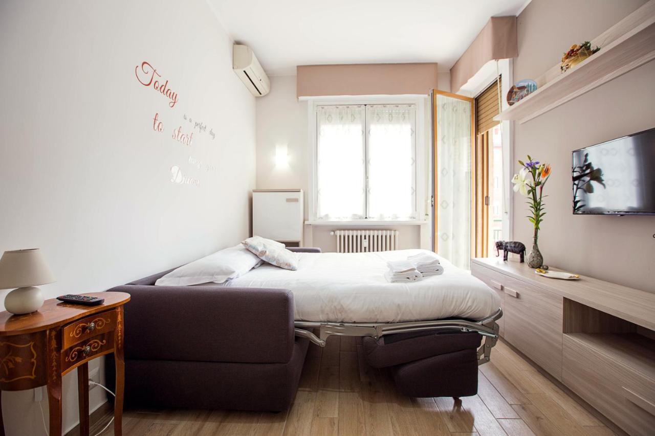 Lorenteggio Studio Apt 米兰 外观 照片